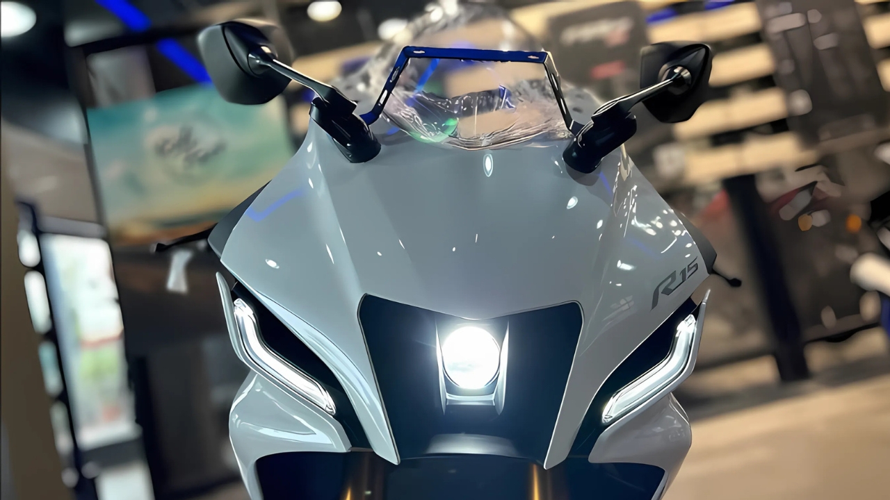 Yamaha R15 V4 2025